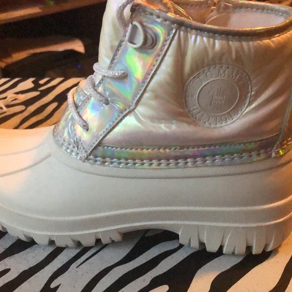 COPY - Tommy Hilfiger Danni Duck Boots - Picture 5 of 16